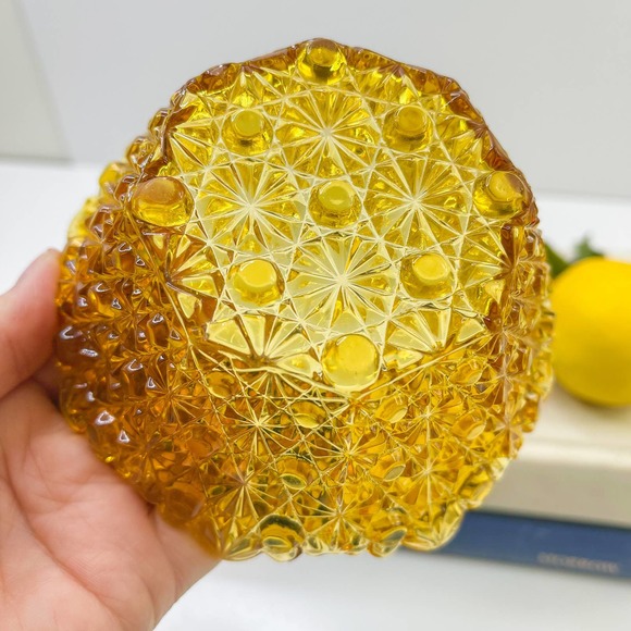 Amber Daisy and Buttons Square Glass Bowl Round Base Scalloped Rim LG Wright HTF - Picture 5 of 6